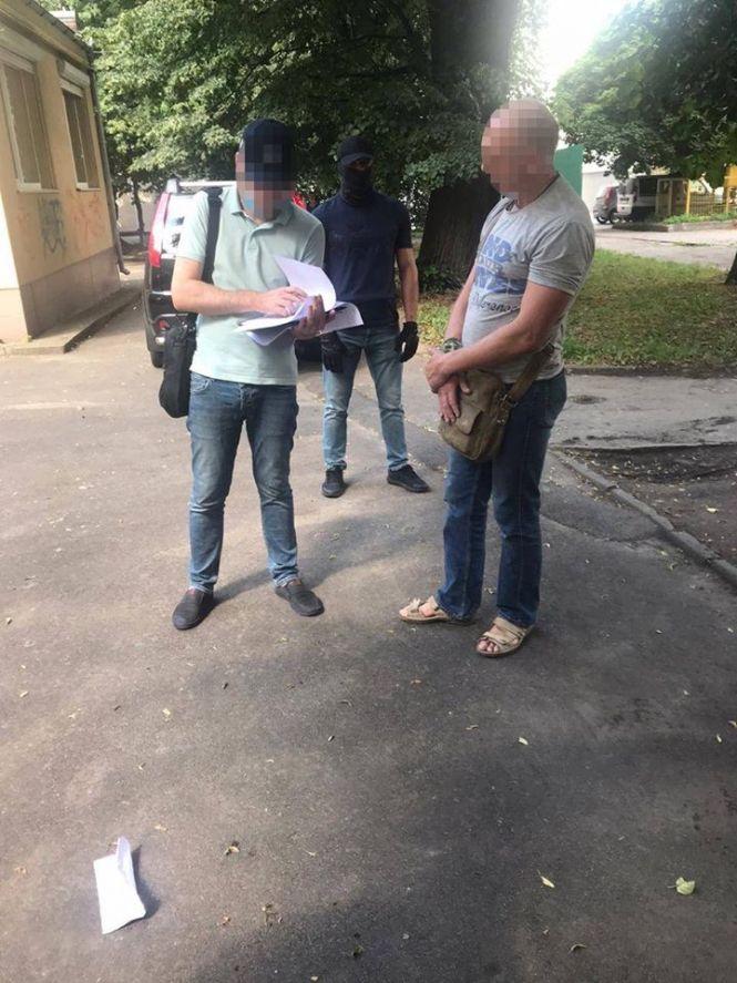 Новини Хмельницького - фото з На Хмельниччині затримали на хабарі чиновника ДФС