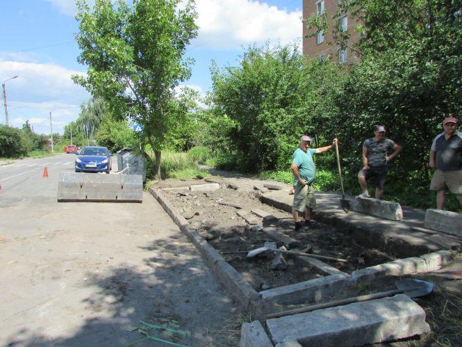 Битий асфальт на Осипенка, залізничники-альпіністи та жнива без рейдерів, фото №3 на сайті 20minut.ua