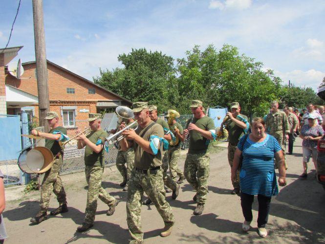 Військового з позивним «Пумба» поховали на міському кладовищі, фото №5 на сайті 20minut.ua