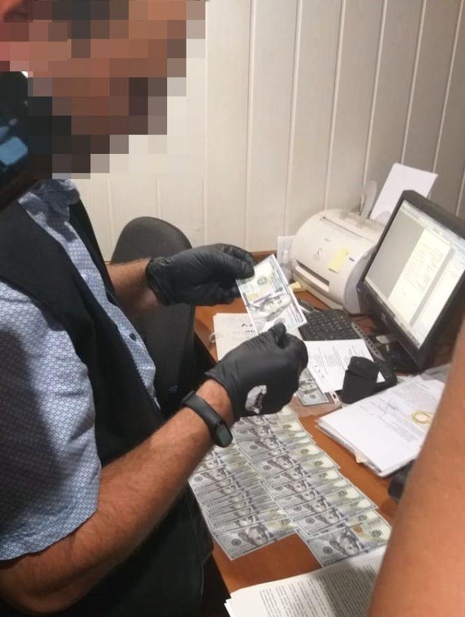 Новини Житомира - фото з Підполковники-хабарники: у Житомирі затримали двох працівників служби цивільного захисту за вимагання 5 000 доларів США Підполковники-хабарники: у Житомирі затримали двох працівників служби цивільного захисту за вимагання 5 000 доларів США, фото №1 на сайті 20minut.ua