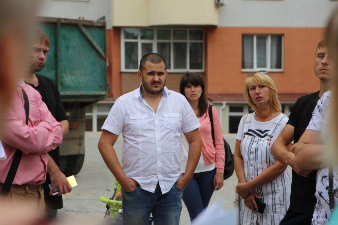 Новини Вінниці - фото з «Забудовник погрожує нам розправою». Вінничани вже п’ятий рік борються за своє житло «Забудовник погрожує нам розправою». Вінничани вже п’ятий рік борються за своє житло, фото №1 на сайті 20minut.ua