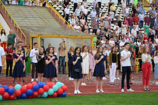 Новини Хмельницького - фото з Хмельницькі випускники отримали медалі (ФОТО) Хмельницькі випускники отримали медалі (ФОТО), фото №1 на сайті vsim.ua