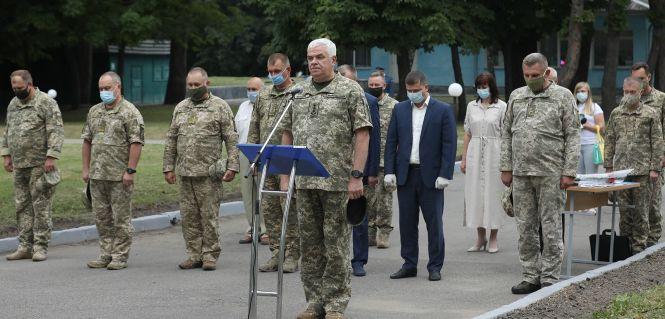 Мільйон монет і відновлений винищувач: військові льотчики отримують подарунки (ОНОВЛЕНО), фото №3 на сайті 20minut.ua