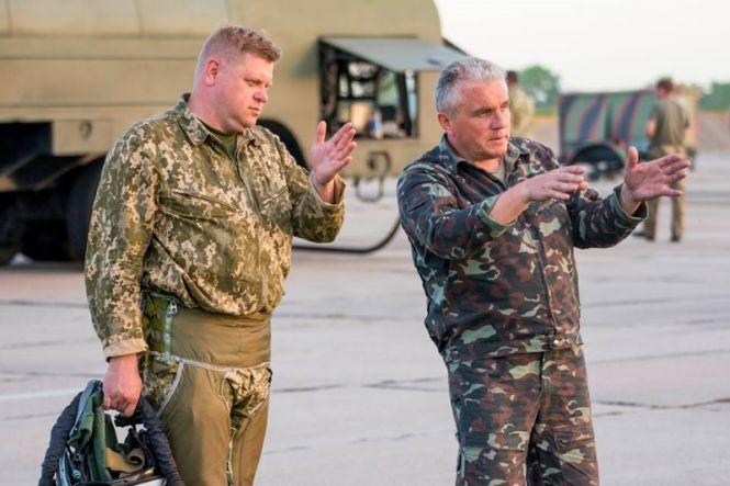 Новини Вінниці - фото з «Приголомшив маневром у небі»: у Вінниці розпочав службу переможець двох світових авіашоу «Приголомшив маневром у небі»: у Вінниці розпочав службу переможець двох світових авіашоу, фото №7 на сайті 20minut.ua