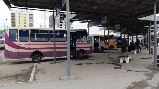 Новини Тернополя - фото з Тернопіль - у "червоній зоні". Що з автобусними перевезеннями, як працює автовокзал? Тернопіль - у "червоній зоні". Що з автобусними перевезеннями, як працює автовокзал?, фото №2 на сайті 20minut.ua