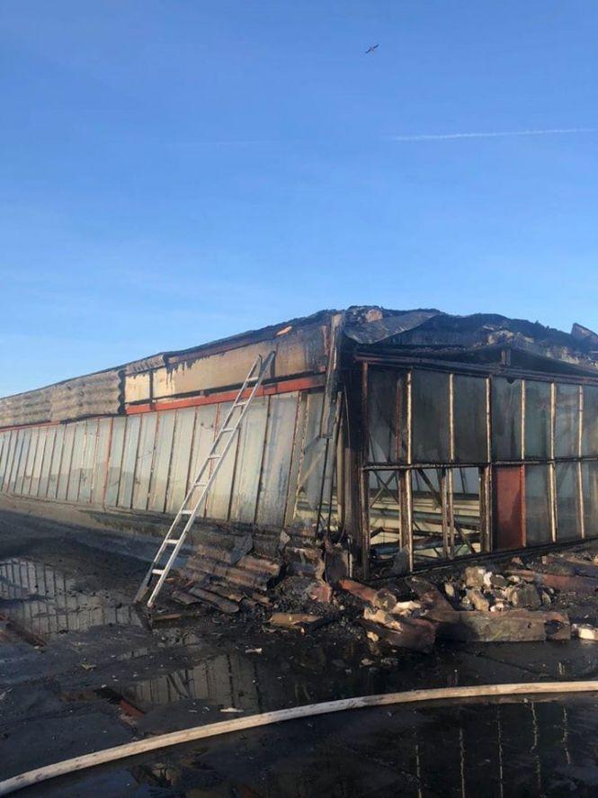 Новини Тернополя - фото з У Тернополі горіла текстильна фабрика (ФОТО) У Тернополі горіла текстильна фабрика (ФОТО), фото №1 на сайті 20minut.ua