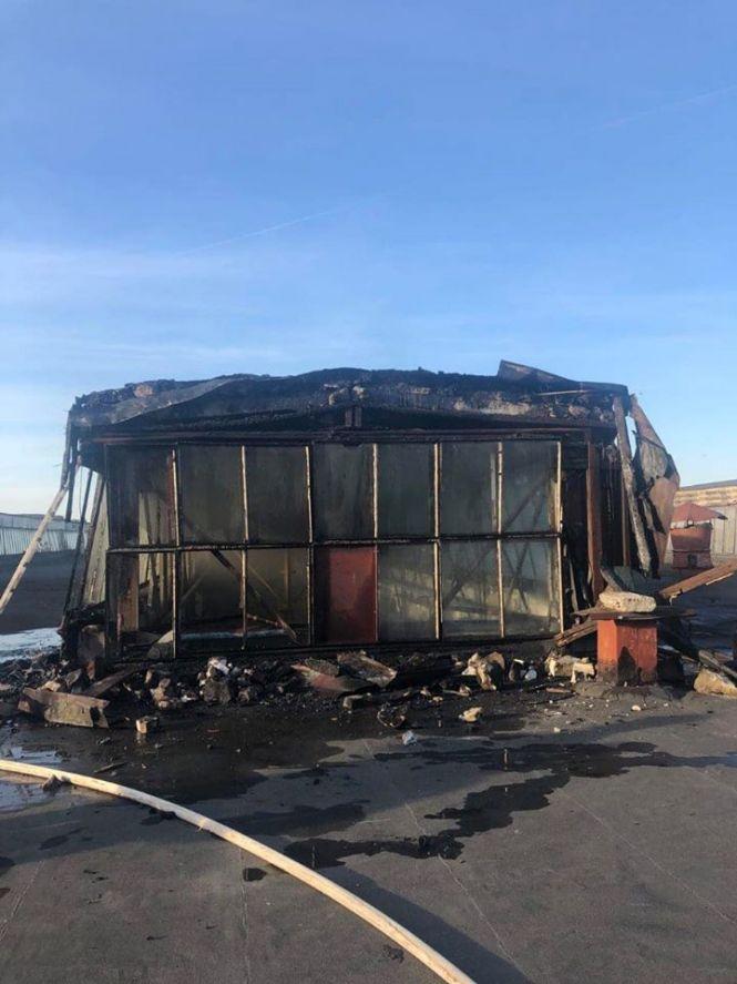 Новини Тернополя - фото з У Тернополі горіла текстильна фабрика (ФОТО) У Тернополі горіла текстильна фабрика (ФОТО), фото №2 на сайті 20minut.ua