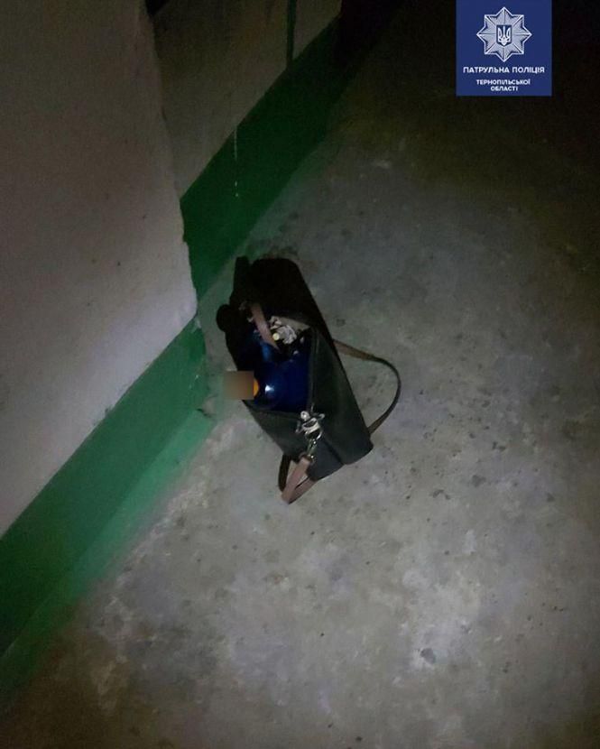 На Київській чоловік побив свою знайому та вкрав у неї сумку, фото №1 на сайті 20minut.ua