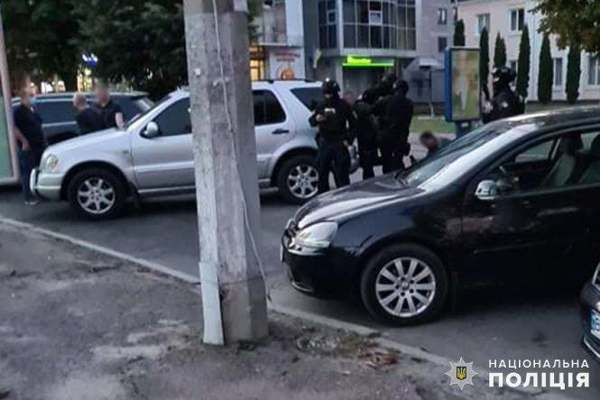 Затримали чоловіків, які обікрали будинок у Хмельницькому, фото №1 на сайті vsim.ua