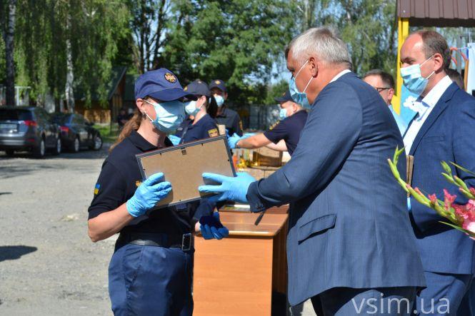 Новини Хмельницького - фото з 21 сім’я хмельницьких рятувальників отримала квартири в новобудові (ФОТО, ВІДЕО) 21 сім’я хмельницьких рятувальників отримала квартири в новобудові (ФОТО, ВІДЕО), фото №13 на сайті vsim.ua