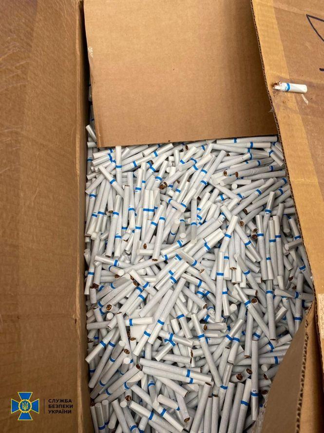 Хмельничани організували масштабну схему фальсифікації та збуту контрафактних цигарок, фото №2 на сайті vsim.ua