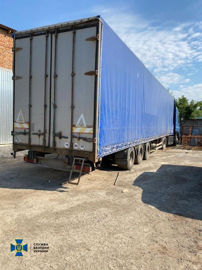 Хмельничани організували масштабну схему фальсифікації та збуту контрафактних цигарок, фото №1 на сайті vsim.ua