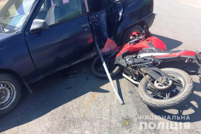 Новини Вінниці - фото з Водій Opel закинувся наркотиками та збив 22-річного мотоцикліста на Lifanі Водій Opel закинувся наркотиками та збив 22-річного мотоцикліста на Lifanі, фото №1 на сайті 20minut.ua