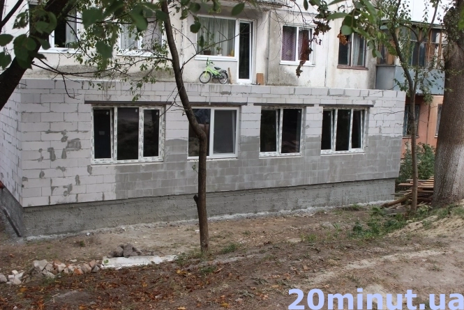 Новини Тернополя - фото з Що робити, якщо сусід вирішив розбудувати балкон без дозволів. Куди звертатися та яке покарання передбачено? Що робити, якщо сусід вирішив розбудувати балкон без дозволів. Куди звертатися та яке покарання передбачено?, фото №3 на сайті 20minut.ua
