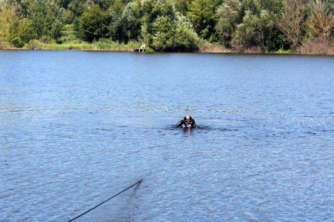 Новини Хмельницького - фото з З Південного Бугу рятувальники діставали автомобіль (ВІДЕО) З Південного Бугу рятувальники діставали автомобіль (ВІДЕО), фото №1 на сайті vsim.ua