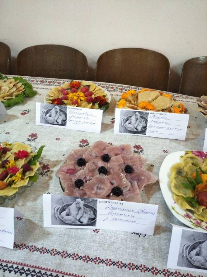 Новини Вінниці - фото з Кулінарний шедевр у Стодульцях — вареники з ожиною і… лавандою. Чим ще частували на фестивалі? Кулінарний шедевр у Стодульцях — вареники з ожиною і… лавандою. Чим ще частували на фестивалі?, фото №2 на сайті 20minut.ua