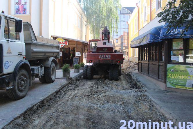 Приваблюємо туристів? Бульвар Шевченка "прикрасили" аж шість смітників біля тротуарів (ФОТО ДНЯ), фото №3 на сайті 20minut.ua