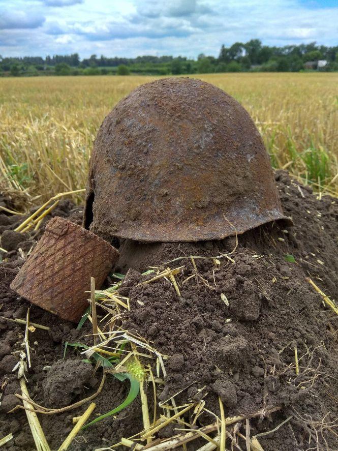 У селі Семенівка Бердичівського району відбулося перепоховання рештків 30 захисників України, які загинули під час Другої світової війни, фото №2 на сайті 20minut.ua