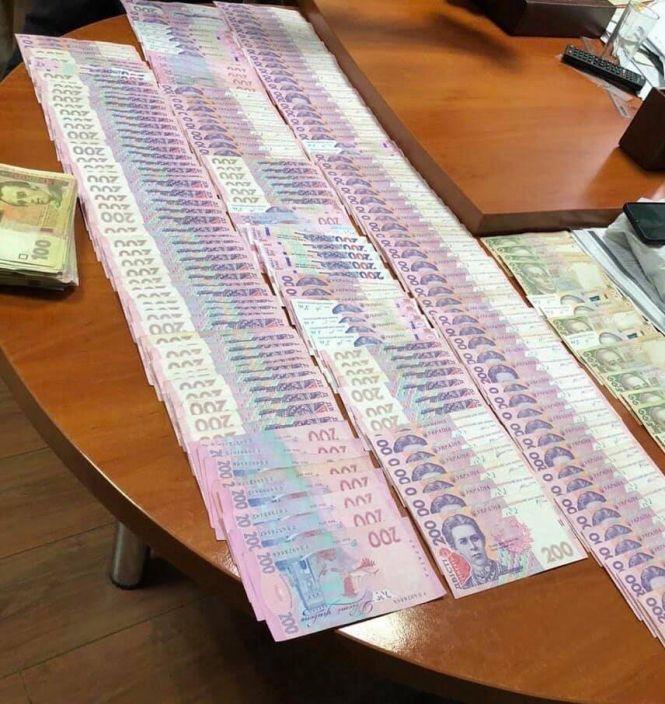 Схема на мільйон. Чиновники Пенсійного фонду Хмельниччини попалися на привласненні коштів, фото №2 на сайті vsim.ua