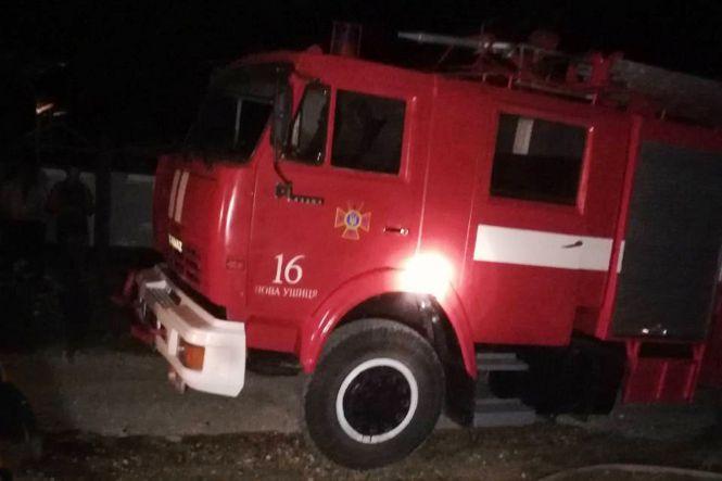 На Хмельниччині серед села згорів мікроавтобус, фото №1 на сайті vsim.ua