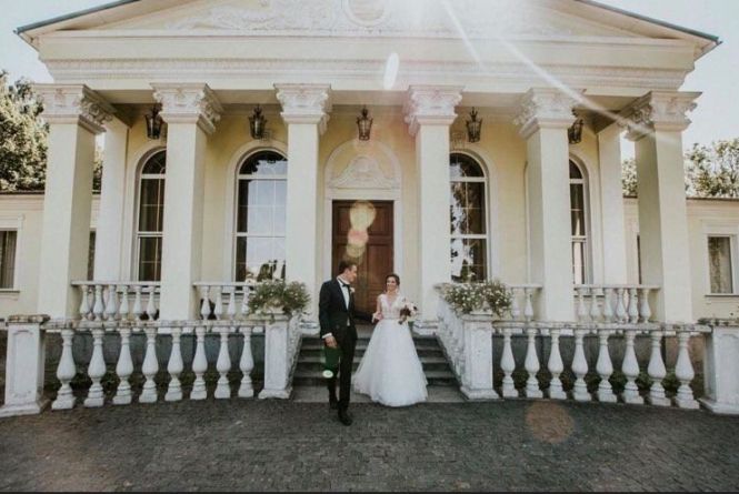 Новини Вінниці - фото з Важливе за вчора. Найцікавіші новини 10 серпня, які ви могли пропустити Маєток, віпи і Настя Каменських: як вінницький ковбасний магнат доньку заміж видавав