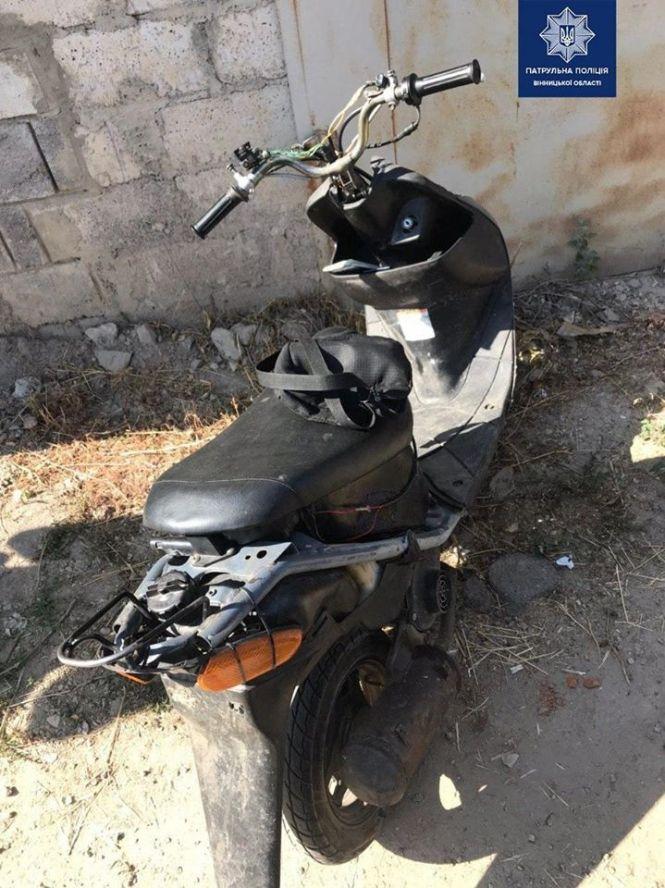 Новини Вінниці - фото з П'ять протоколів та постанова. Вінничанин «під кайфом» тікав від патрульних на моторолері П'ять протоколів та постанова. Вінничанин «під кайфом» тікав від патрульних на моторолері, фото №2 на сайті 20minut.ua