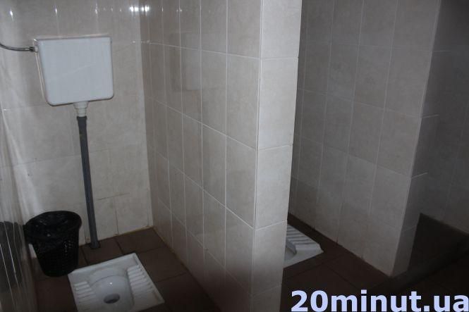 В одних – чистота, в інших – можна задихнутися. Ось такі громадські вбиральні у місті (РЕПОРТАЖ), фото №6 на сайті 20minut.ua
