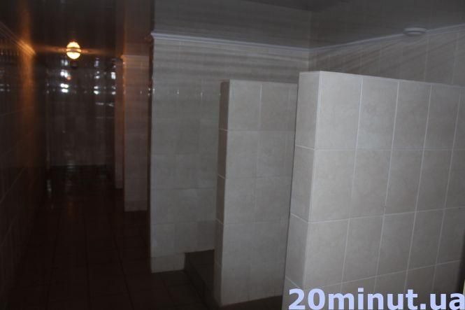 В одних – чистота, в інших – можна задихнутися. Ось такі громадські вбиральні у місті (РЕПОРТАЖ), фото №5 на сайті 20minut.ua