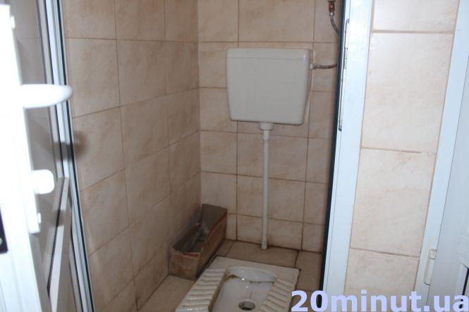 В одних – чистота, в інших – можна задихнутися. Ось такі громадські вбиральні у місті (РЕПОРТАЖ), фото №12 на сайті 20minut.ua