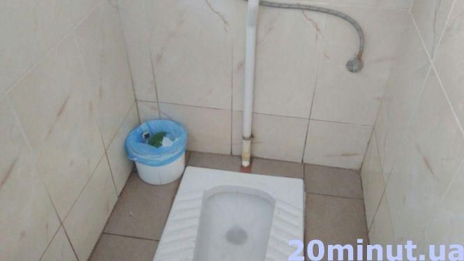 В одних – чистота, в інших – можна задихнутися. Ось такі громадські вбиральні у місті (РЕПОРТАЖ), фото №2 на сайті 20minut.ua