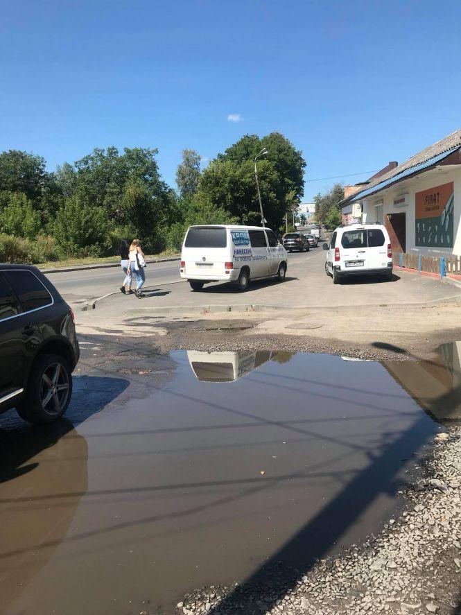 Новини Вінниці - фото з Центр, сміття і калабаня: жителі Коріатовичів скаржаться на вуличний безлад Центр, сміття і калабаня: жителі Коріатовичів скаржаться на вуличний безлад, фото №8 на сайті 20minut.ua