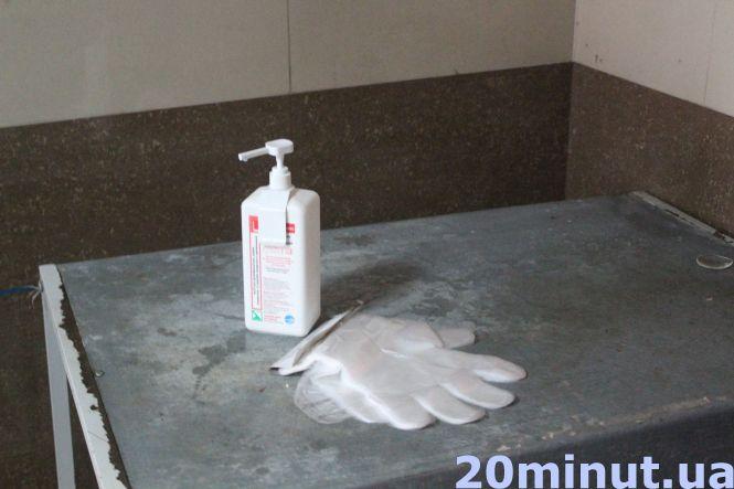 Новини Тернополя - фото з Без масок, дистанції та контролю: чому  на ринках порушують карантин. Ми перевірили Без масок, дистанції та контролю: чому  на ринках порушують карантин. Ми перевірили, фото №4 на сайті 20minut.ua