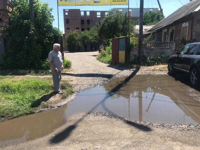 Новини Вінниці - фото з Центр, сміття і калабаня: жителі Коріатовичів скаржаться на вуличний безлад Центр, сміття і калабаня: жителі Коріатовичів скаржаться на вуличний безлад, фото №2 на сайті 20minut.ua