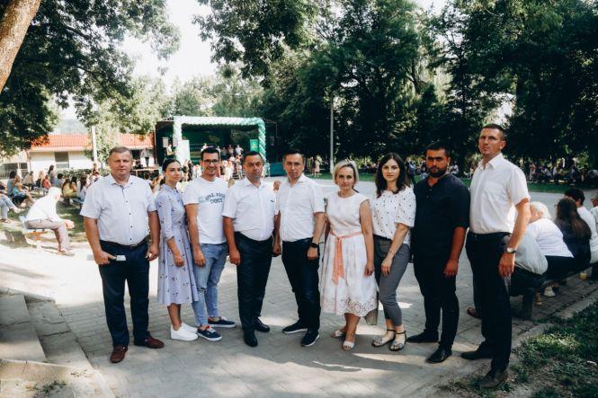 У новоствореному райосередку «Слуги народу» у Бучачі уже гуртуються бажаючі змінити свій край на краще (фото, відео) (пресслужба партії), фото №4 на сайті 20minut.ua