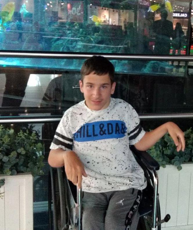 У Олексія сколіоз четвертого ступеня, який загрожує життю. Хлопцю потрібна ваша допомога, фото №1 на сайті 20minut.ua