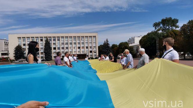 Новини Хмельницького - фото з У Хмельницькому пройшла акція «Прапор єдності» (ФОТО, ВІДЕО) У Хмельницькому пройшла акція «Прапор єдності» (ФОТО, ВІДЕО), фото №4 на сайті vsim.ua