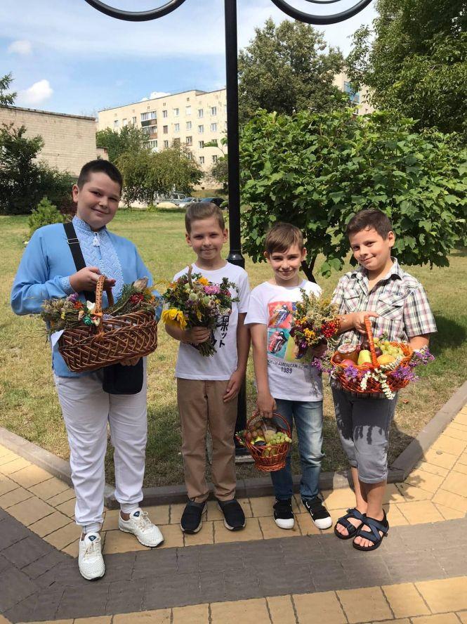 Фрукти, мед та чортополох: що іще до Спаса поклали у святковий кошик тернополяни? (ФОТОРЕПОРТАЖ), фото №10 на сайті 20minut.ua