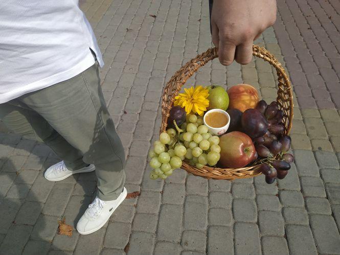 Фрукти, мед та чортополох: що іще до Спаса поклали у святковий кошик тернополяни? (ФОТОРЕПОРТАЖ), фото №5 на сайті 20minut.ua