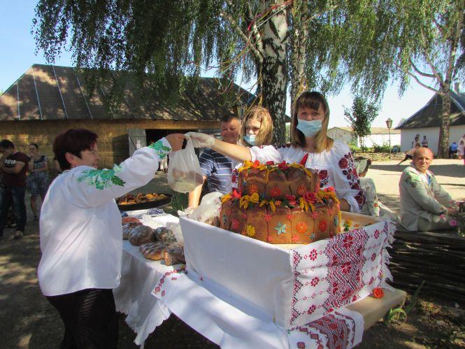 Новини Козятина - фото з «Народу вічний оберіг» та районне свято «Обжинки» в музеї Хліба. Як святкували? «Народу вічний оберіг» та районне свято «Обжинки» в музеї Хліба. Як святкували?, фото №10 на сайті 20minut.ua