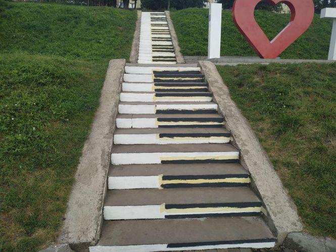 У Тернополі оновили сходи на «Єлісях»: що змінилося (ФОТО ДНЯ), фото №3 на сайті 20minut.ua