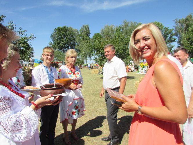 Новини Козятина - фото з «Народу вічний оберіг» та районне свято «Обжинки» в музеї Хліба. Як святкували? «Народу вічний оберіг» та районне свято «Обжинки» в музеї Хліба. Як святкували?, фото №26 на сайті 20minut.ua