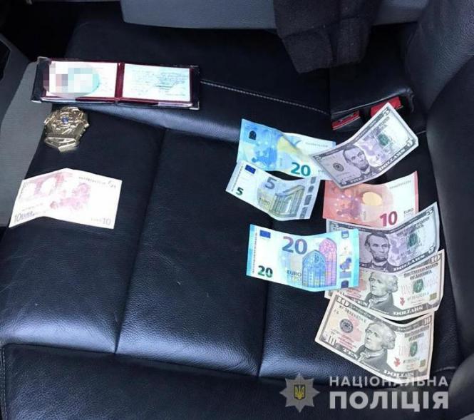 Новини Вінниці - фото з Хабар та злочинна схема: затримали працівників Укртрансбезпеки з двох областей Хабар та злочинна схема: затримали працівників Укртрансбезпеки з двох областей, фото №5 на сайті 20minut.ua