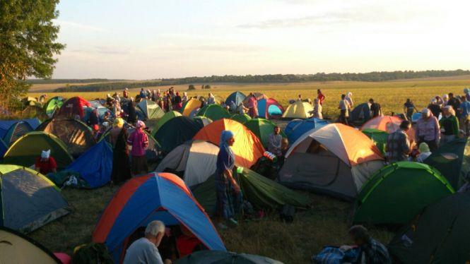 Новини Хмельницького - фото з Тисячі паломників з Хмельниччині йдуть у Почаїв. Де їм заборонили зупинятись Тисячі паломників з Хмельниччині йдуть у Почаїв. Де їм заборонили зупинятись, фото №1 на сайті vsim.ua