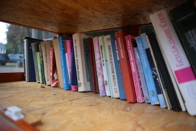 Новини Вінниці - фото з Від творів Чехова до атласів. Які книги можна безкоштовно взяти у «вуличній бібліотеці» Від творів Чехова до атласів. Які книги можна безкоштовно взяти у «вуличній бібліотеці», фото №2 на сайті 20minut.ua