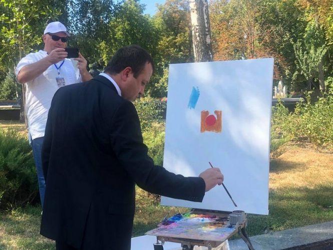 Новини Вінниці - фото з Знайти художника і заселфитись: у Вінниці відбувся мистецький квест Знайти художника і заселфитись: у Вінниці відбувся мистецький квест, фото №2 на сайті 20minut.ua