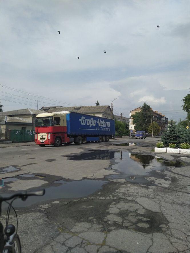 Новини Козятина - фото з Фото дня: як до свята прибрали центральну площу міста