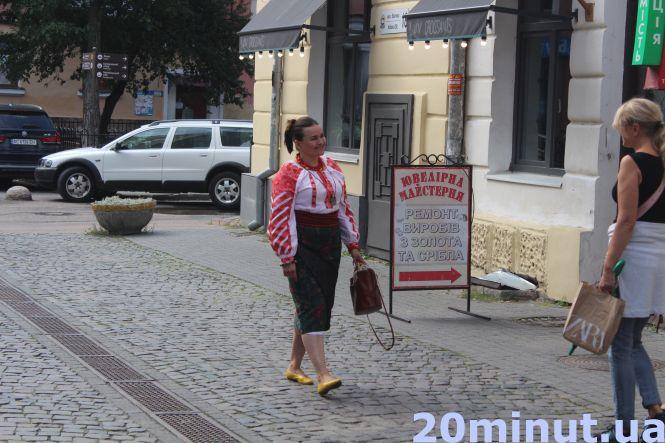 Якими вишиванками дивують тернополяни на День Незалежності (ФОТОРЕПОРТАЖ), фото №2 на сайті 20minut.ua