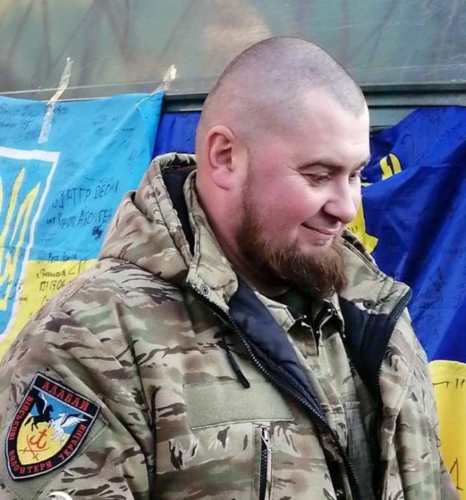 «Прапори Тетяни додають хлопцям сили». Сотні знамен пошила і передала на Схід вчителька з Вінниці, фото №4 на сайті 20minut.ua