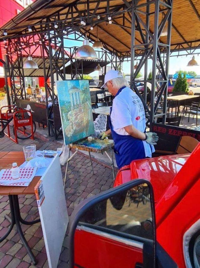 Новини Вінниці - фото з Знайти художника і заселфитись: у Вінниці відбувся мистецький квест Знайти художника і заселфитись: у Вінниці відбувся мистецький квест, фото №7 на сайті 20minut.ua