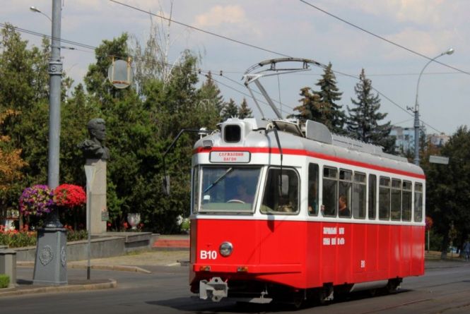 Новини Вінниці - фото з Важливе за вчора. Найцікавіші новини 23 серпня, які ви могли пропустити У Вінниці комунальники переобладнали швейцарський трамвай у службовий. Як він тепер виглядає
